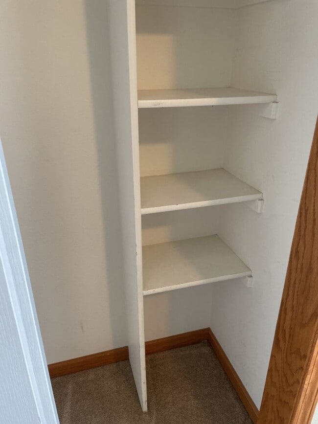 Building Photo - Start a Lease by 12/1 and Receive a $500 R...