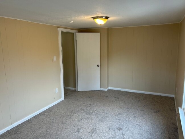 Building Photo - 12-14 Chapel