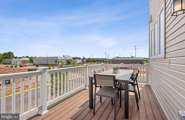 Building Photo - 14400 Leafhopper Dr