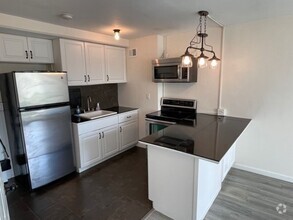 Building Photo - ALL Utilities Included- 1 bedroom/ Bath Wa...