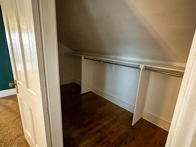 Building Photo - 1615 Carr St