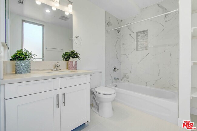 Building Photo - 11753 Iowa Ave