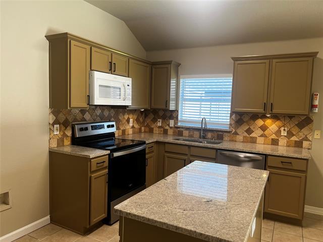 Building Photo - 1223 Periwinkle Dr
