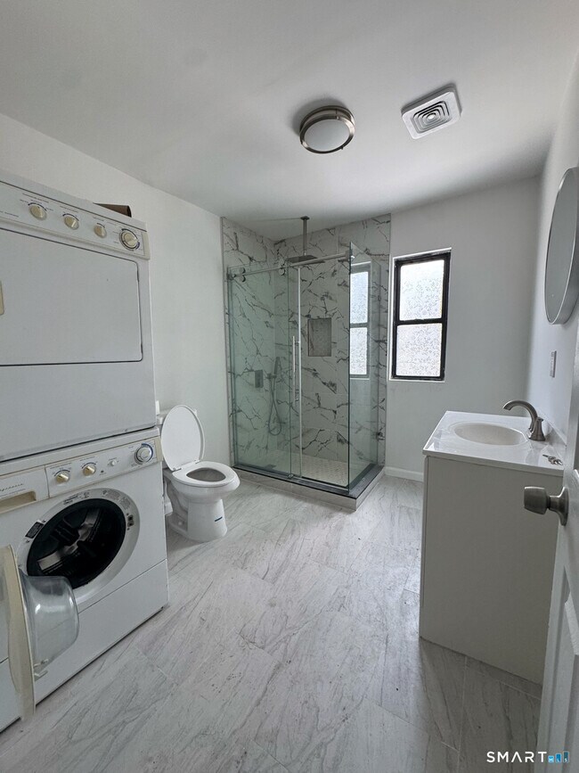 Building Photo - 54 Overlook Ave