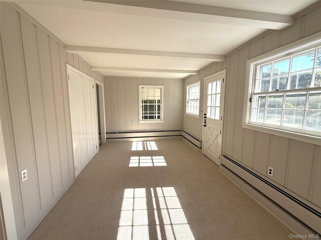 Building Photo - 35 La Rue Dr