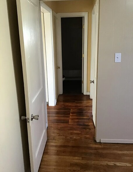 Building Photo - 208 E 34th St