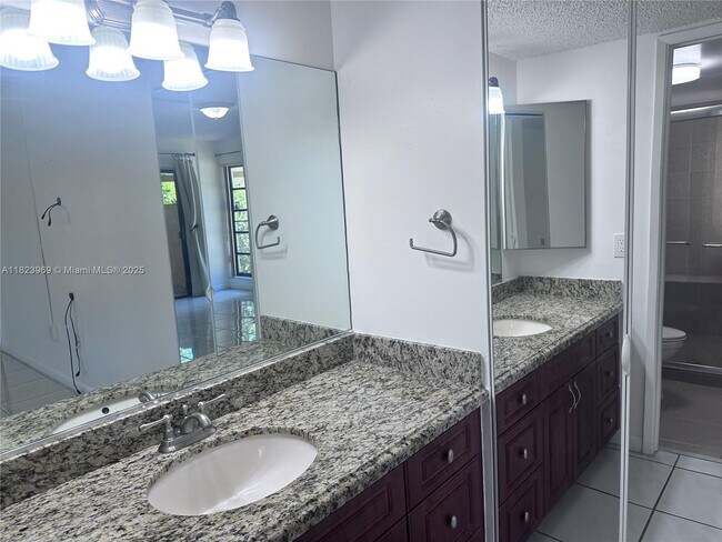 Building Photo - 8810 SW 123rd Ct