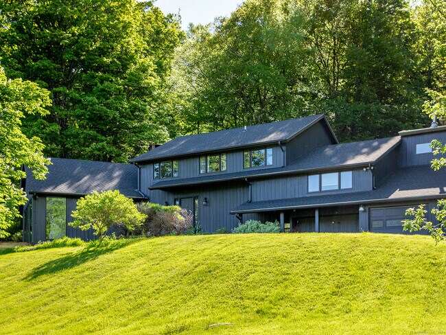 Building Photo - 110 Geer Mountain Rd