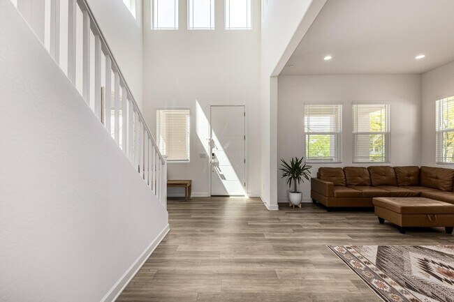 Building Photo - 4509 N 197th Ln