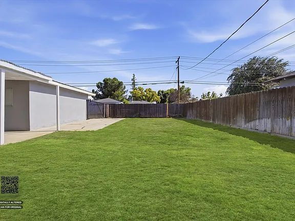 Building Photo - You will want to call this 3 bedroom 2 bathroom house "home sweet home".