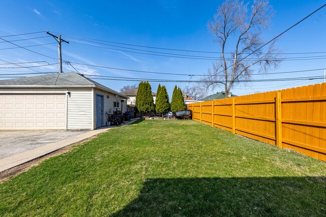 Building Photo - 7740 S Laramie Ave