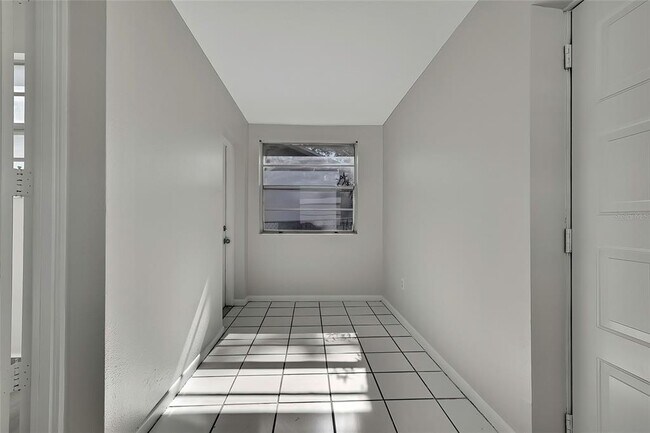 Building Photo - 3332 Vorden St