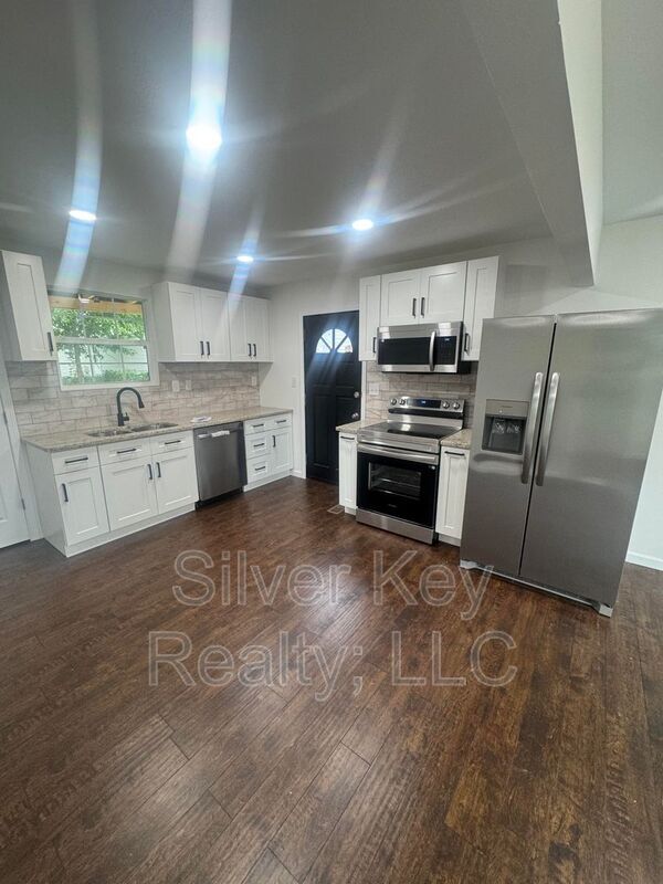 Building Photo - 3351 Coffman Dr