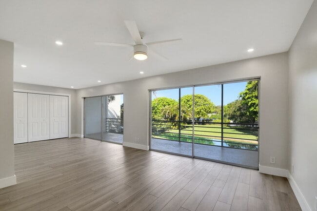 Building Photo - 300 Waterway Dr S