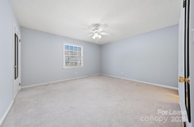 Building Photo - 824 6th St NW