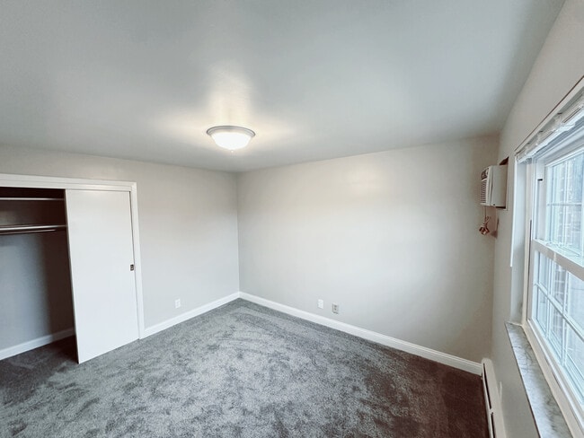 Building Photo - 1621 Burney Ln