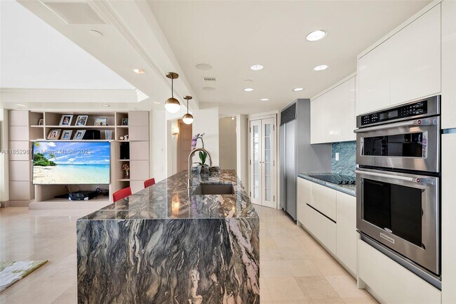 Building Photo - 1500 Ocean Dr