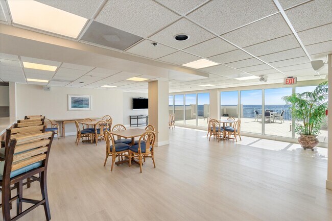 Building Photo - 4505 S Ocean Blvd