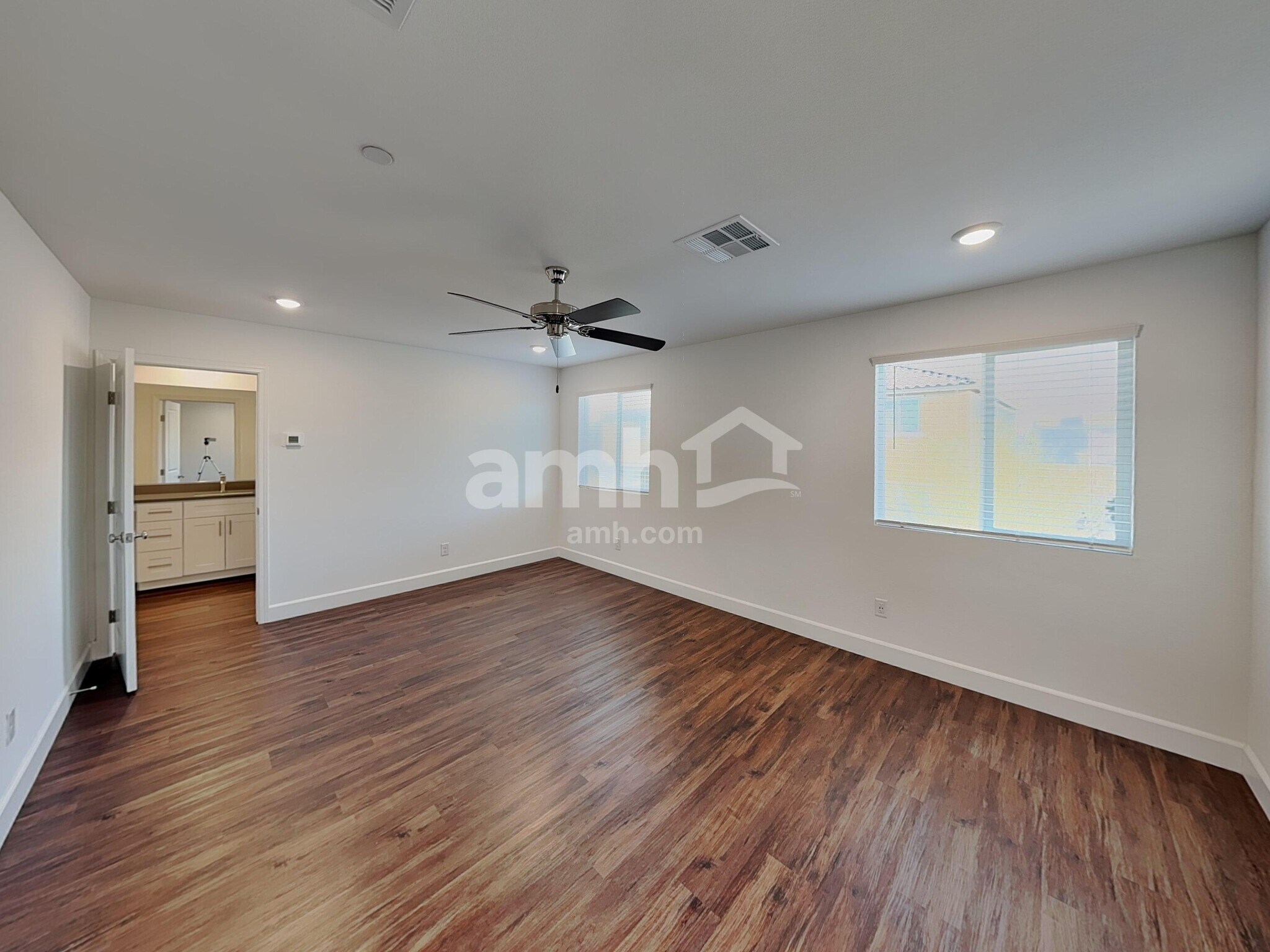 Building Photo - 642 N Water St