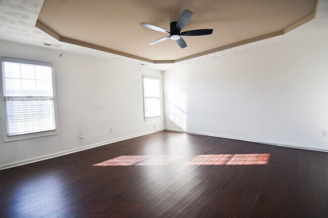 Building Photo - Coming Soon-4 Bedroom 2 Bathroom, Small Pets Considered