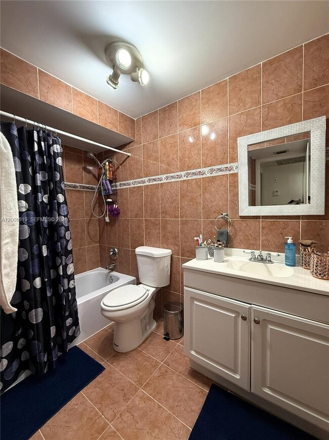 Building Photo - 9301 SW 92nd Ave