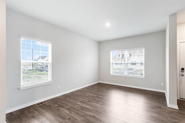 Building Photo - 2408 SW Plaza Pkwy