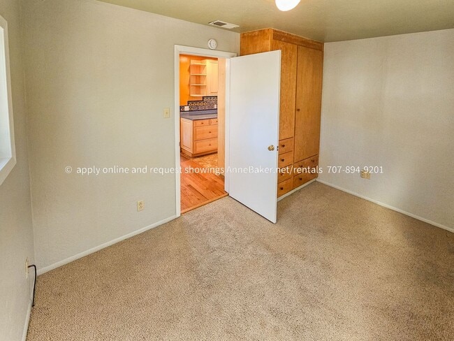 Building Photo - Exquisite Home among the Oak Trees