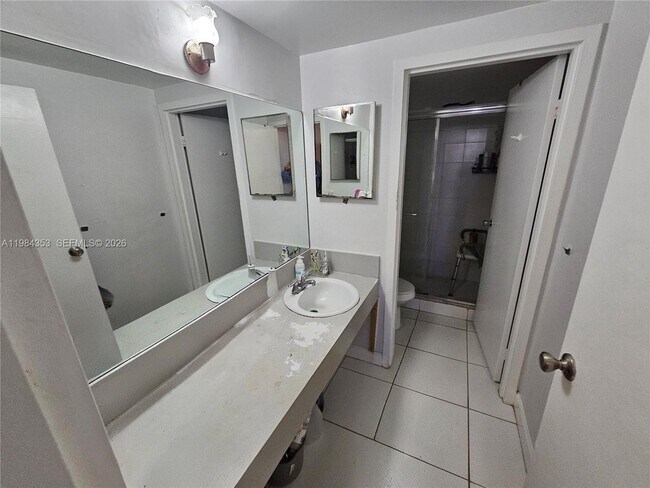 Building Photo - 8429 Forest Hills Dr