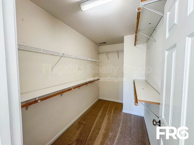 Building Photo - 1021 Jade Ln