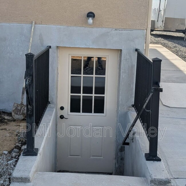 Building Photo - 408 RIGDON St