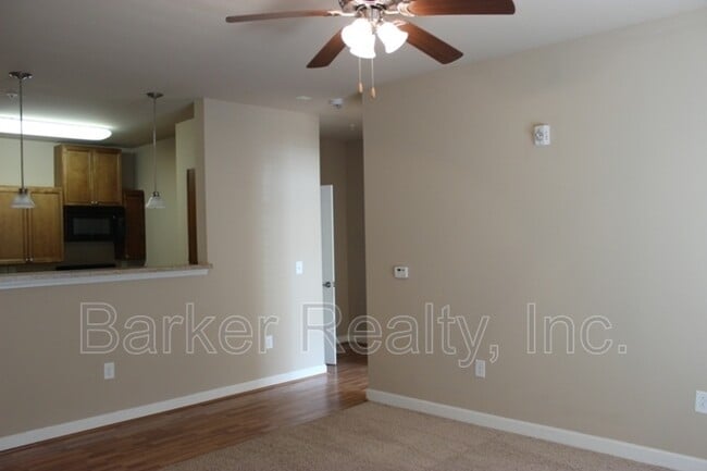 Building Photo - Bristol Creek Apartments