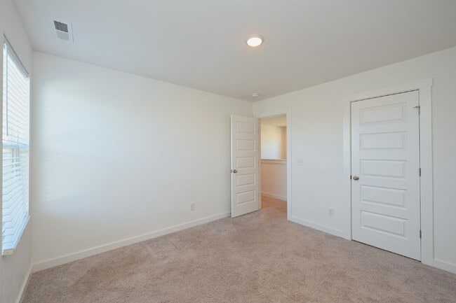 Building Photo - Modern 2024 New Construction in Sage Farms – Steps from Dog Park & Trails!