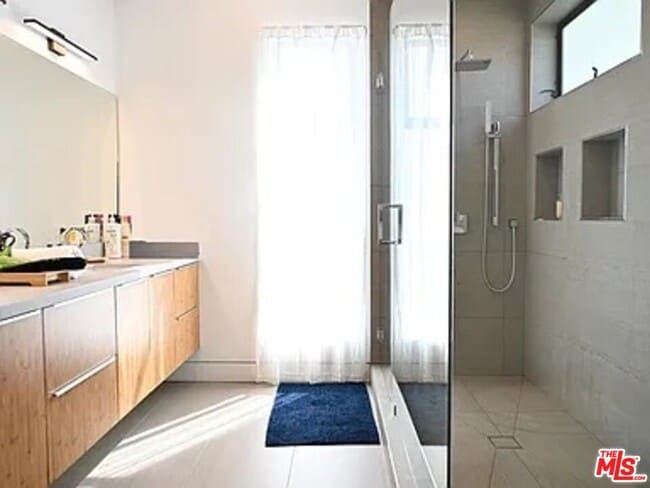 Building Photo - 1410 Coronado Terrace