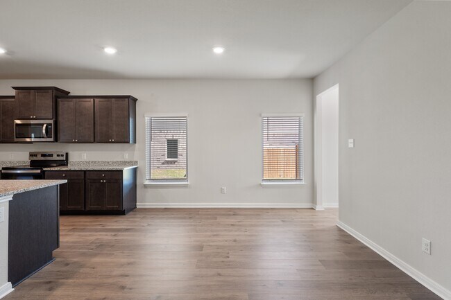 Building Photo - 1000 Camelia Grv Ct