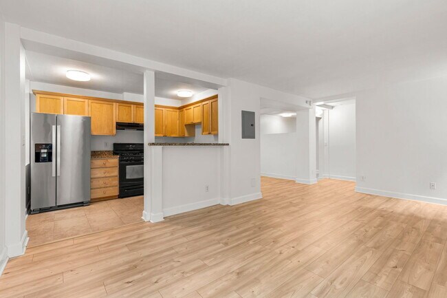 Building Photo - 1205 SW Cardinell Dr