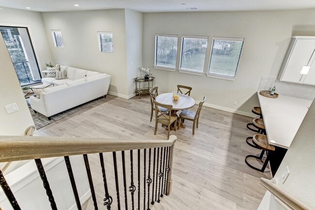 Building Photo - 806 Sienna Palm Ln