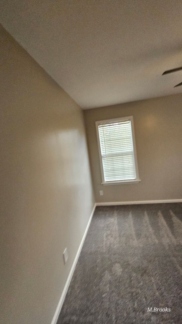 Building Photo - Country living but conveniently located in Kingsgate S/D in North Lowndes County near Moody AFB.