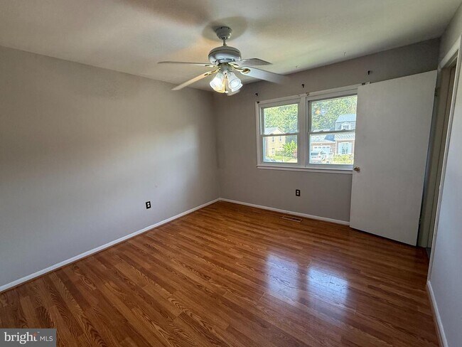 Building Photo - 5555 Neddleton Ave