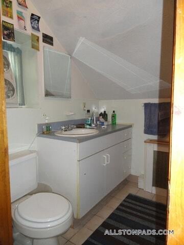 Building Photo - 8 Webley St