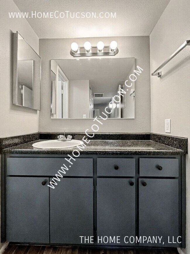 Building Photo - 3993 N Campbell Ave