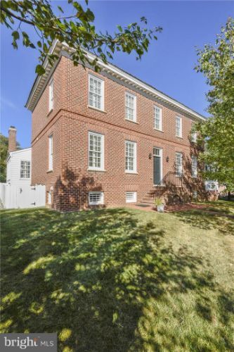 Building Photo - 9880 Palace Green Way