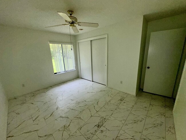 Building Photo - Huge 4/3 home in Lake Mary