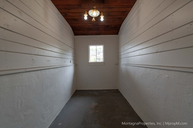 Building Photo - 16375 W La Chiquita Ave