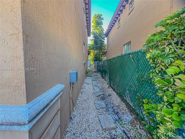 Building Photo - 3850 NE 168th St