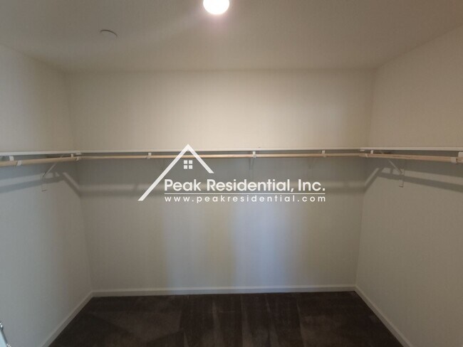 Building Photo - Newer North Natomas 4bd/3ba Home!
