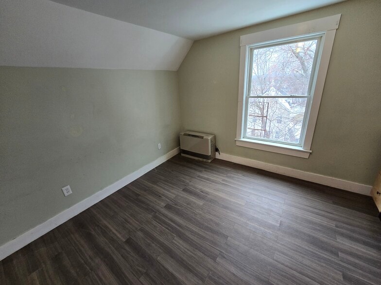 Building Photo - 6 Dixon St