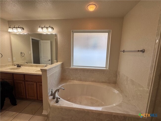 Building Photo - 2536 Mugho Dr