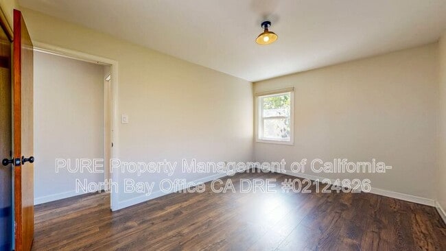 Building Photo - 1827 Creekside Rd