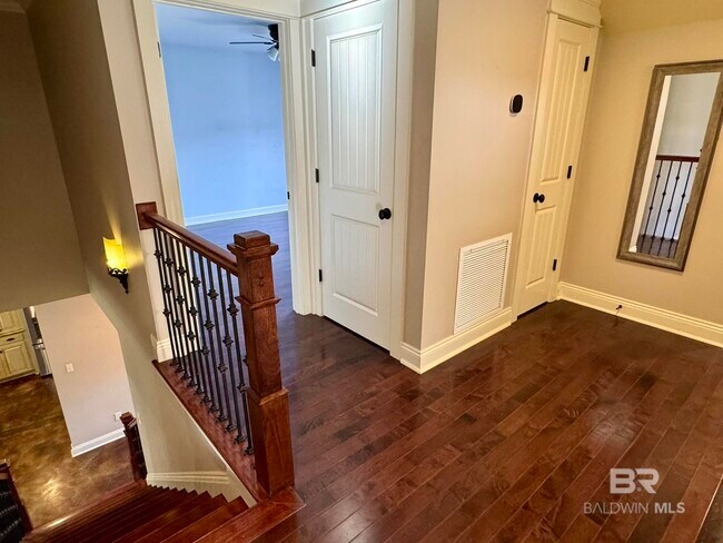 Building Photo - 6991 Carson Ln