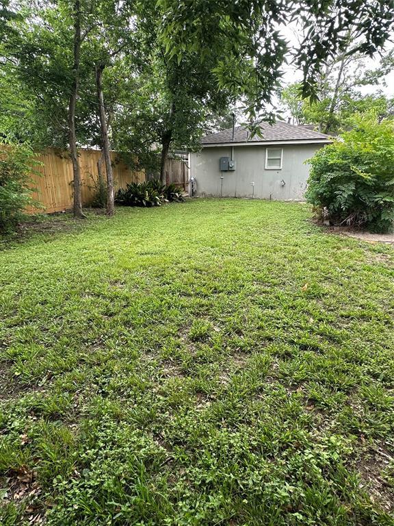 Building Photo - 3611 Broadmead Dr